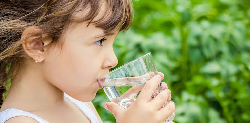 Menjadikan Asupan Cairan Bagian Alami dari Keseharian